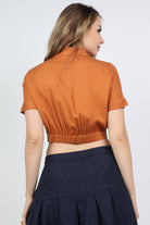 كيتشن بلوزة كم قصير بياقة وأزار أمامية نسائي