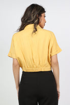 كيتشن بلوزة كم قصير بياقة وأزار أمامية نسائي