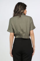 كيتشن بلوزة كم قصير بياقة وأزار أمامية نسائي