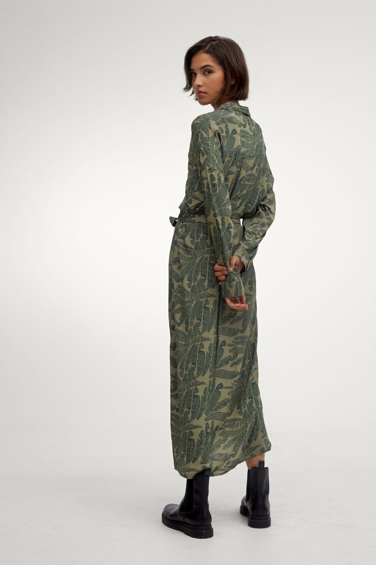 بارفوا فستان نسائي مشجر غامق واسع وبأكمام طويلة أخضر