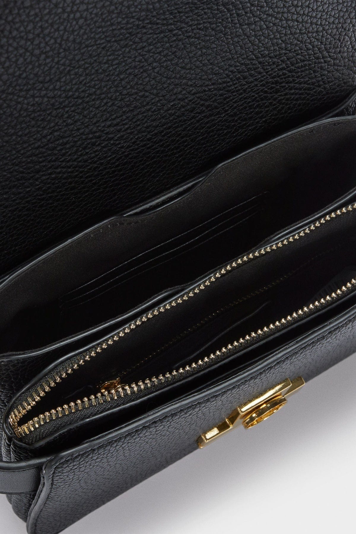 بارفوا حقيبة كروس جلد سادة مع قفل أمامي