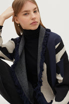 بارفوا كارديجان منقوش كم طويل نسائي أسود