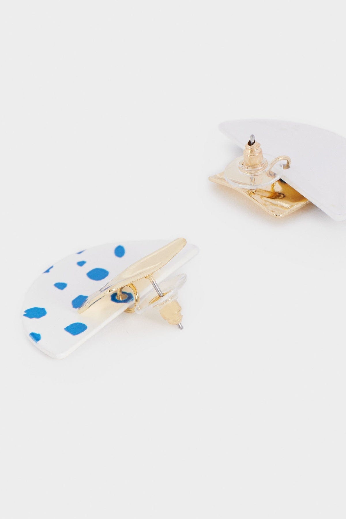 بارفوا حلق نضف دائرة منقوش نسائي أزرق