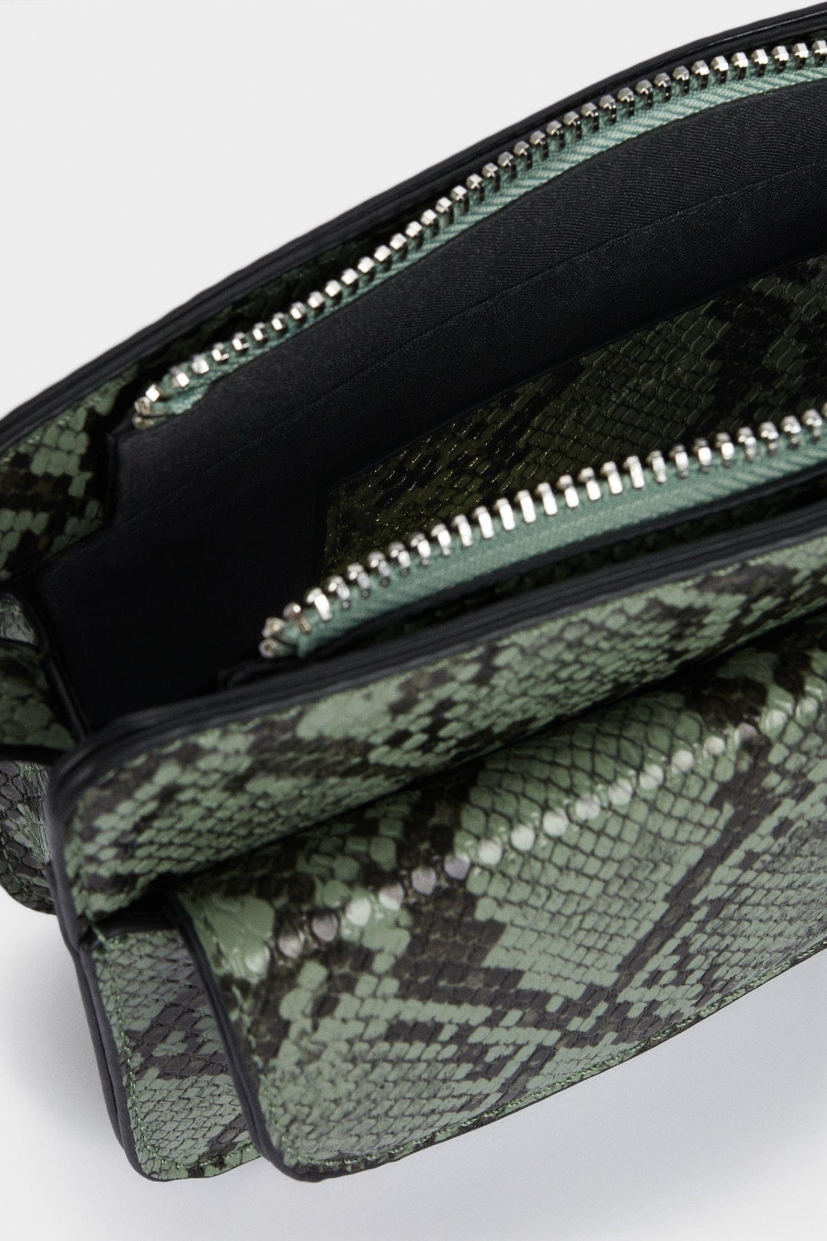 بارفوا حقيبة كروس منقوشة على شكل حيوان