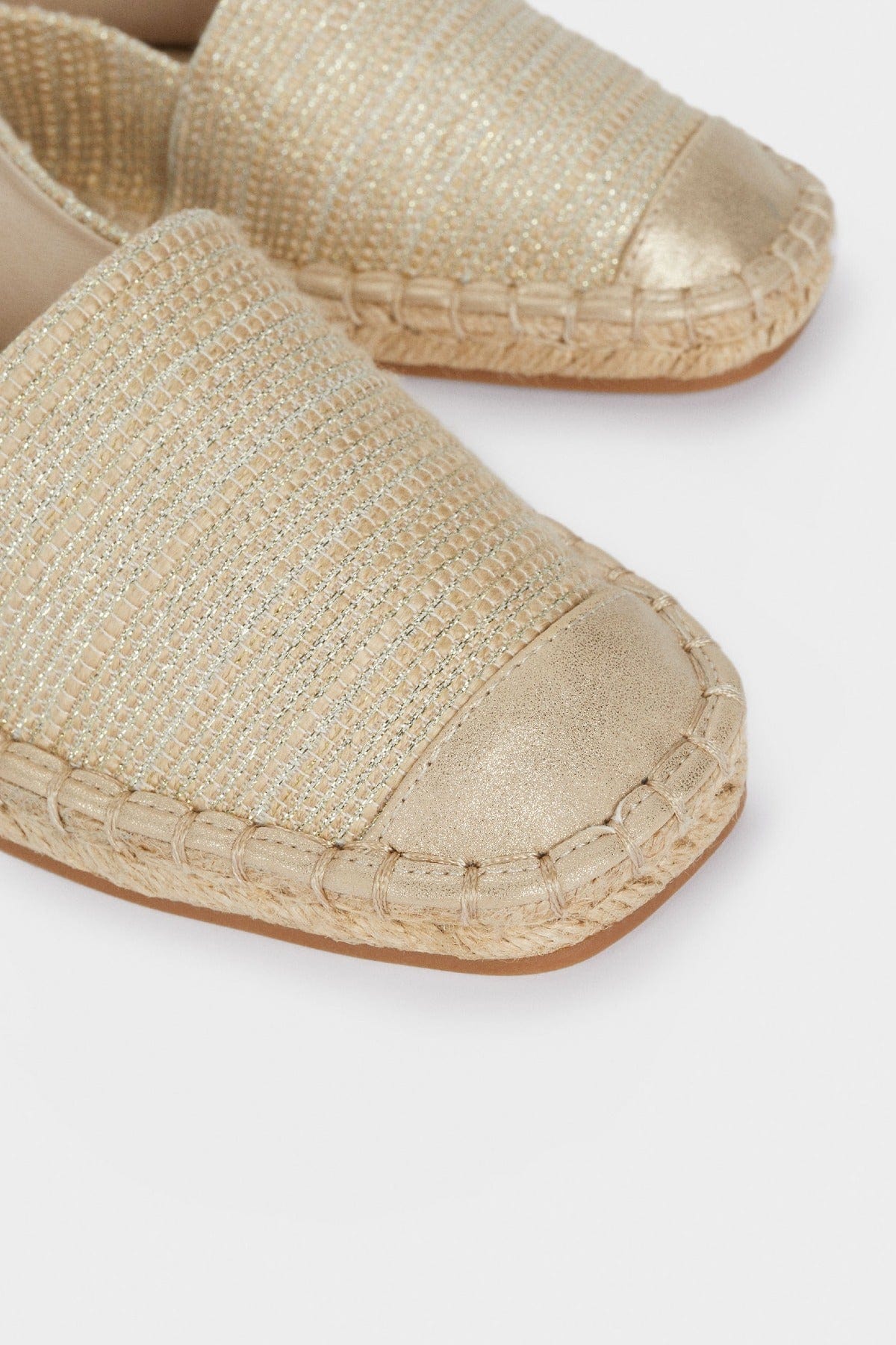 بارفوا حذاء قماشي فلات نسائي ذهب