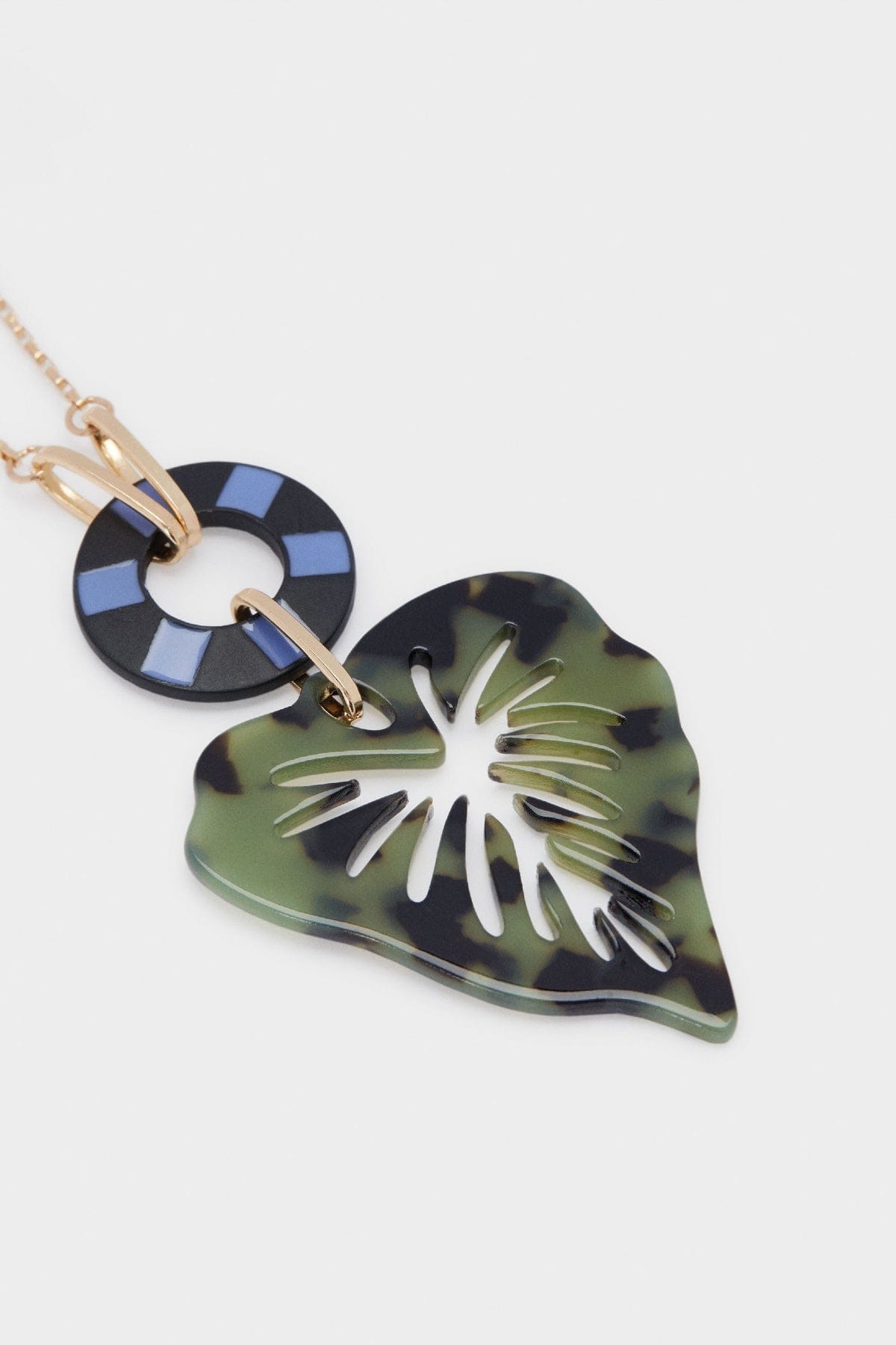 بارفوا سلسلة سادة فضية طويلة على شكل ورقة شجر متعدد الألوان