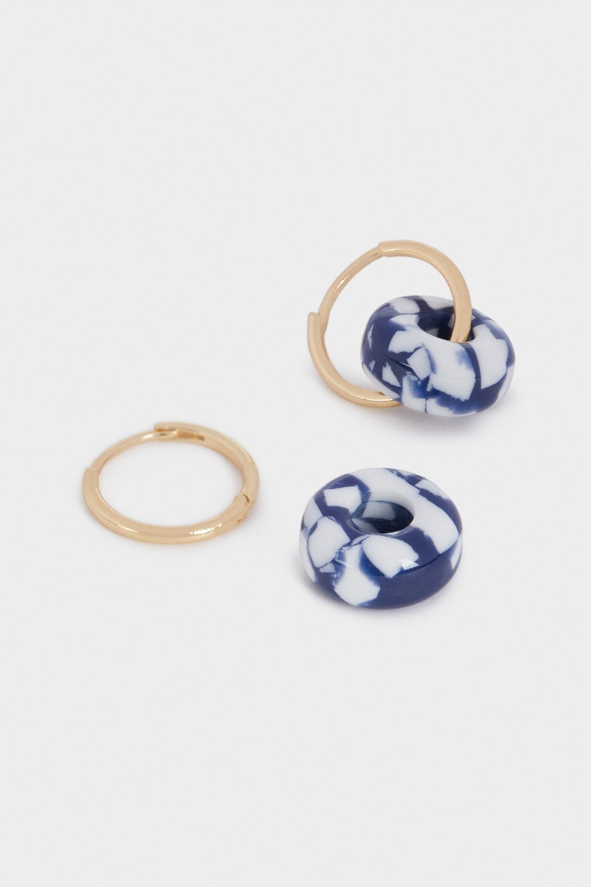 بارفوا حلق منقوش دائري مزين بالذهبي نسائي أزرق غامق