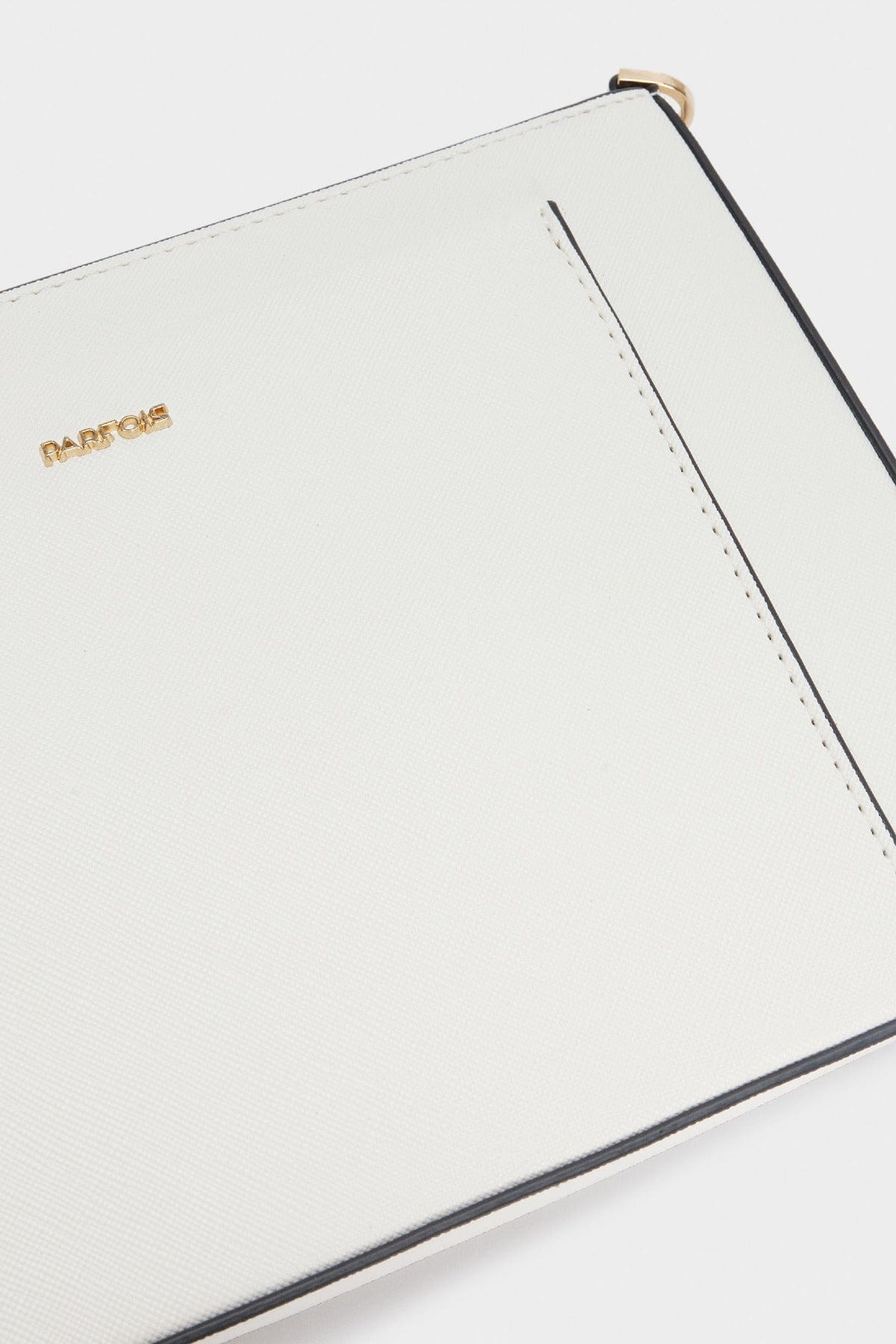 بارفوا حقيبة جلد كروس بجيب خارجي أبيض