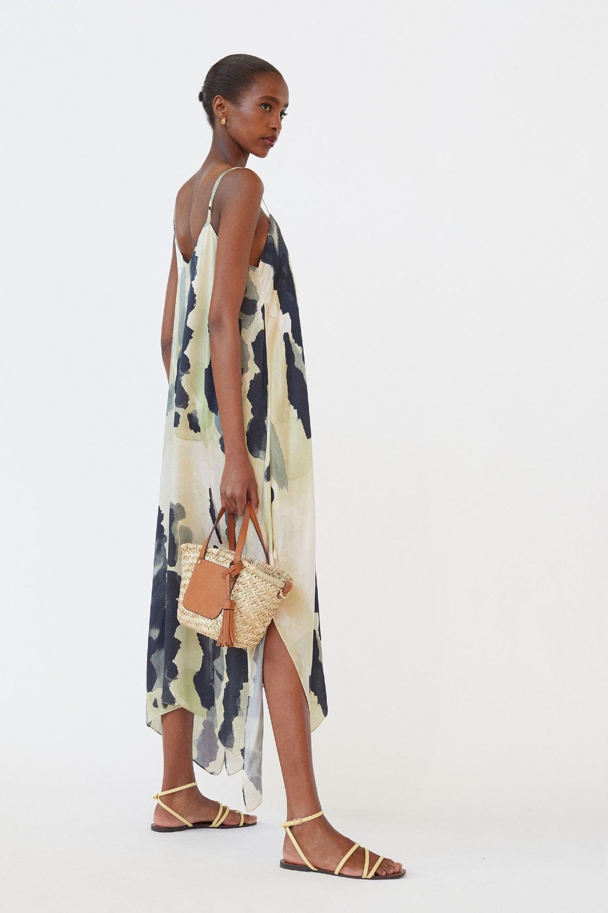 بارفوا فستان ميدي مطبوع مع حمالات أخضر