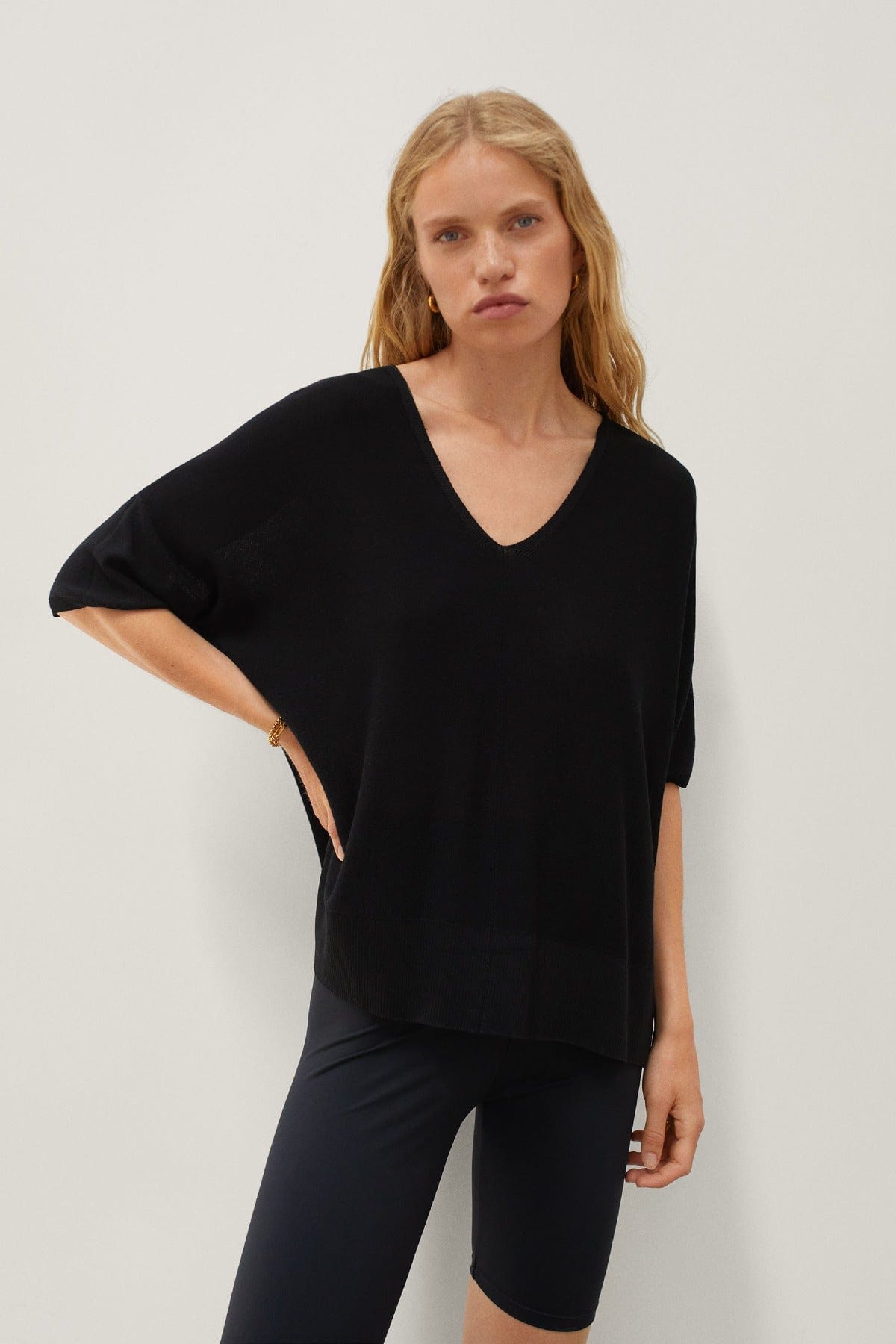 بارفوا بلوفر محبوك سادة على شكل حرف V أسود