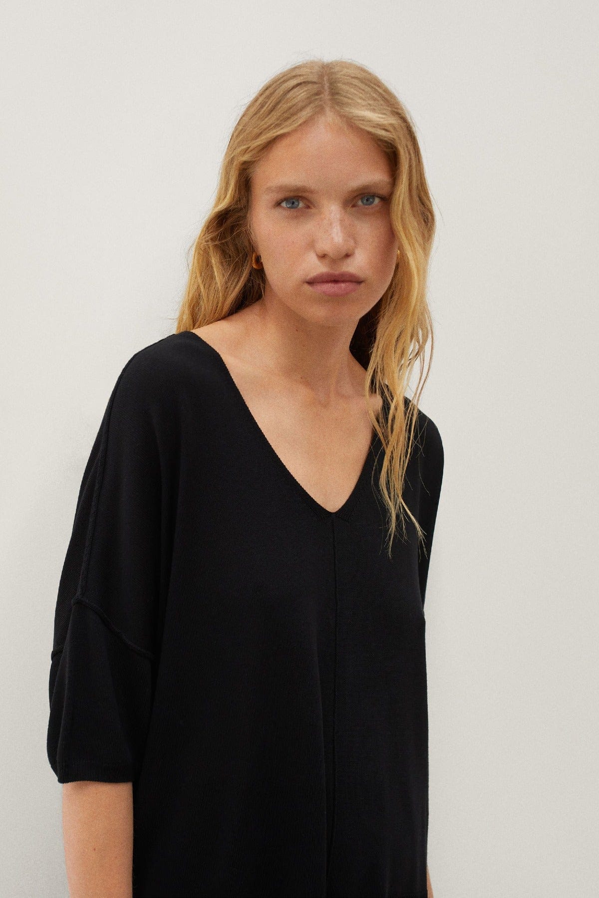 بارفوا بلوفر محبوك سادة على شكل حرف V أسود