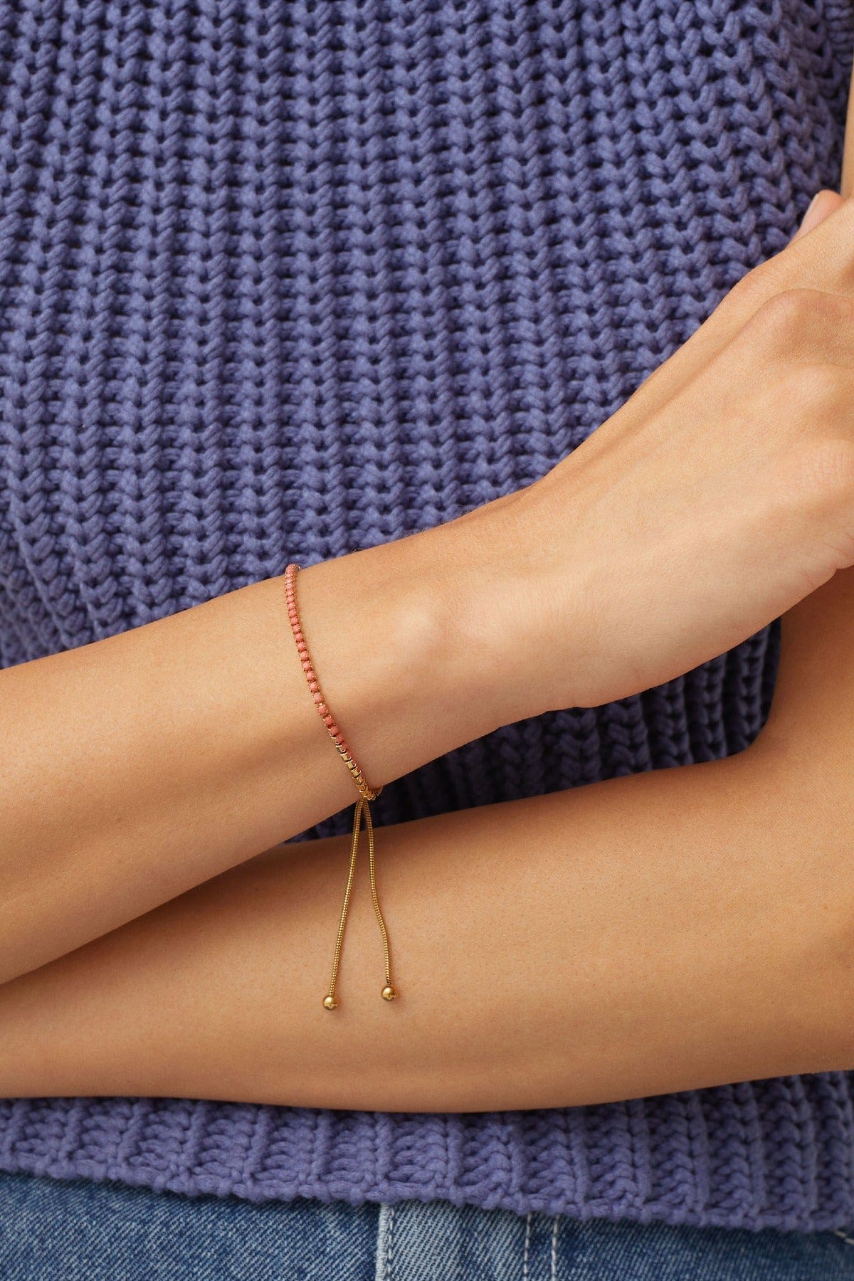 بارفوا اسوارة على شكل فصوص ذهبية نسائي مرجاني