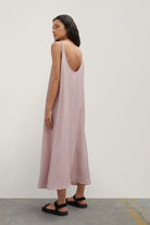 بارفوا فستان نوم بحمالات بفتحة ظهر عميقة