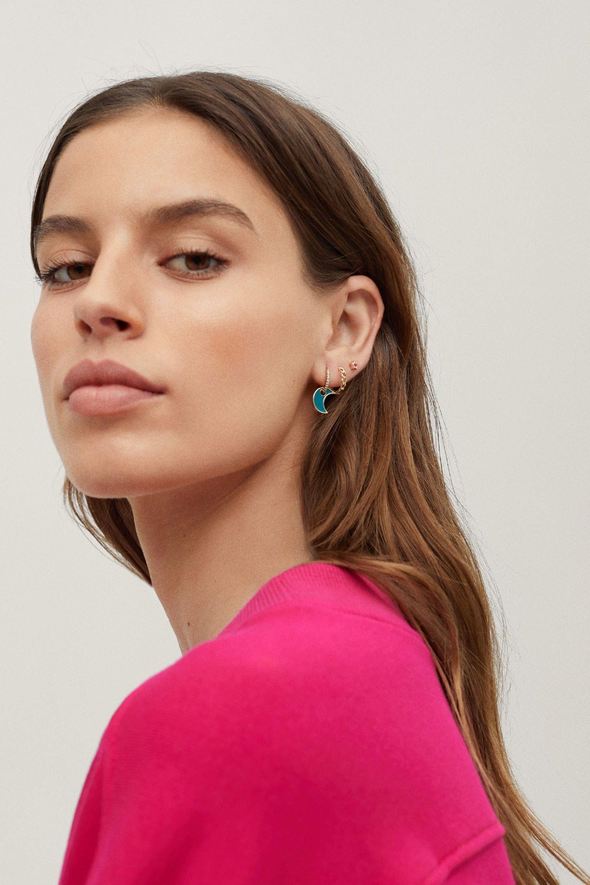 بارفوا طقم حلقان دائري ذهبي مزينة بالألوان متعدد الألوان