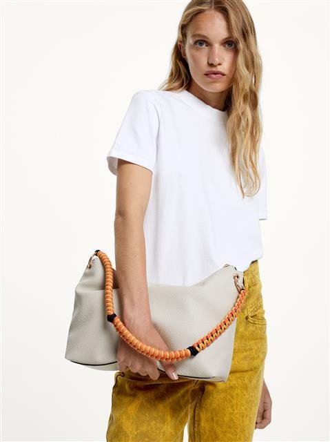 بارفوا شنطة كتف جلد بحزام قماشي