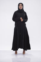 جوهرة عبايه كتان سادة كلاسيك مع تشكيلة من الجلد أسود