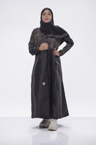 جوهرة عباية قماش شانتون كلاسيكية واسعة أسود