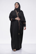 جوهرة عباية أكمام ضيقة كتان موديل بشت بكلفة ملونة أسود