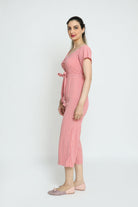 كيتشن جمبسوت مخططة بالطول مع رباط على الخصر كم قصير نسائي وردي