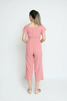 كيتشن جمبسوت مخططة بالطول مع رباط على الخصر كم قصير نسائي وردي