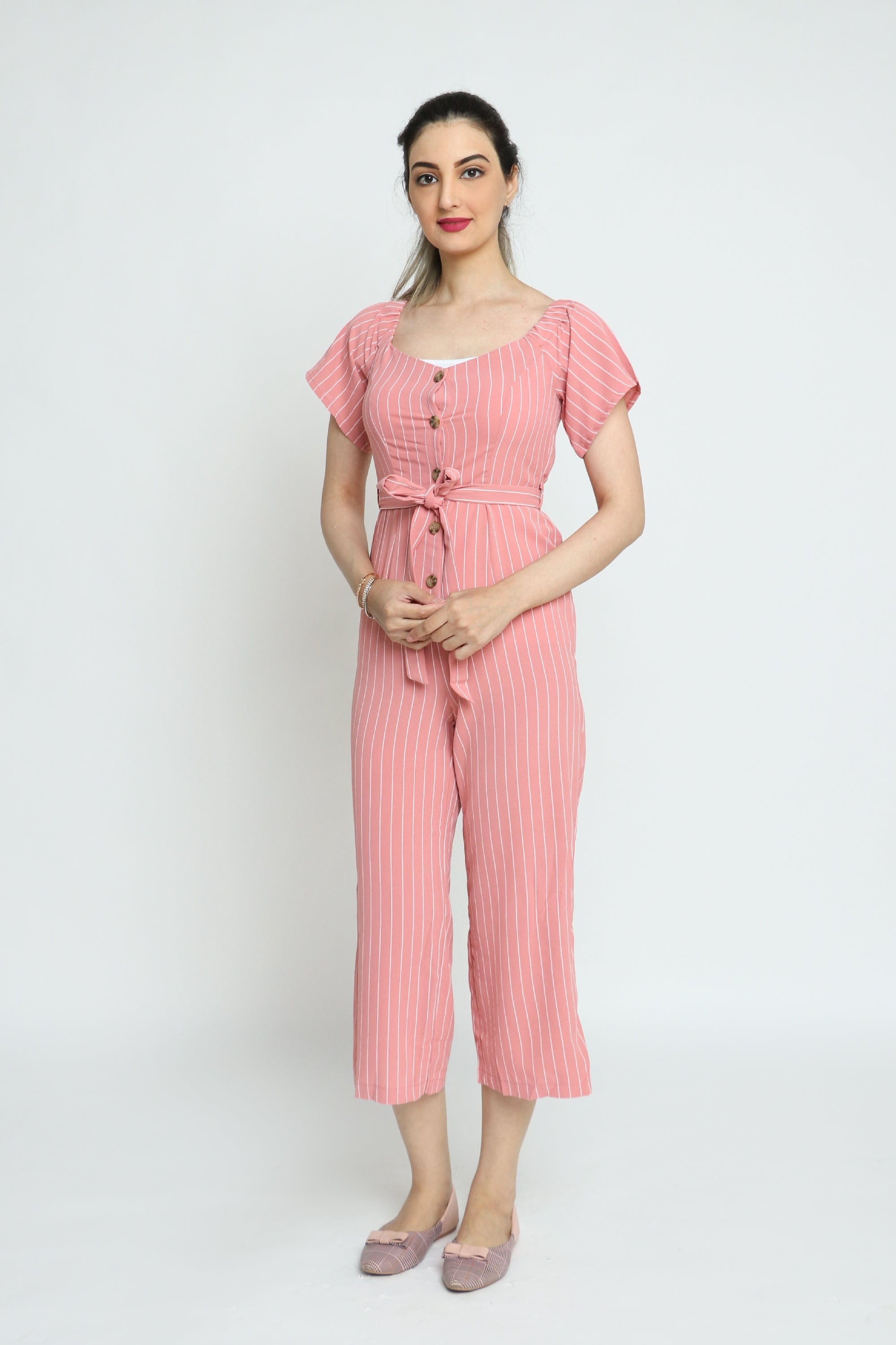 كيتشن جمبسوت مخططة بالطول مع رباط على الخصر كم قصير نسائي وردي