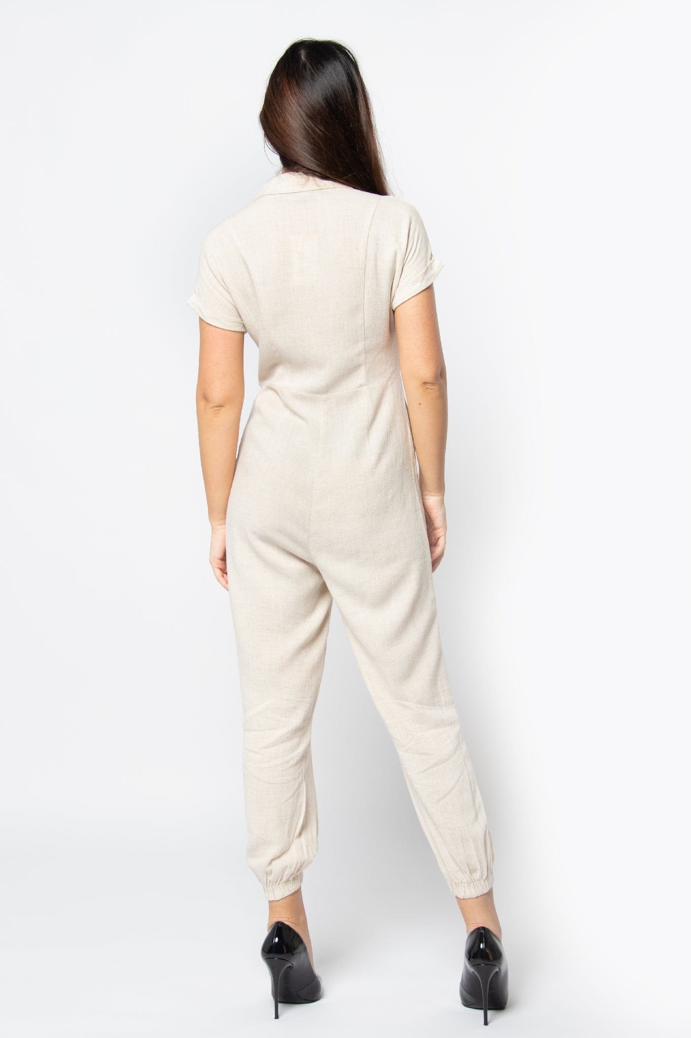 كيتشن جمبسوت سادة بأزرار أمامية نص كم نسائي