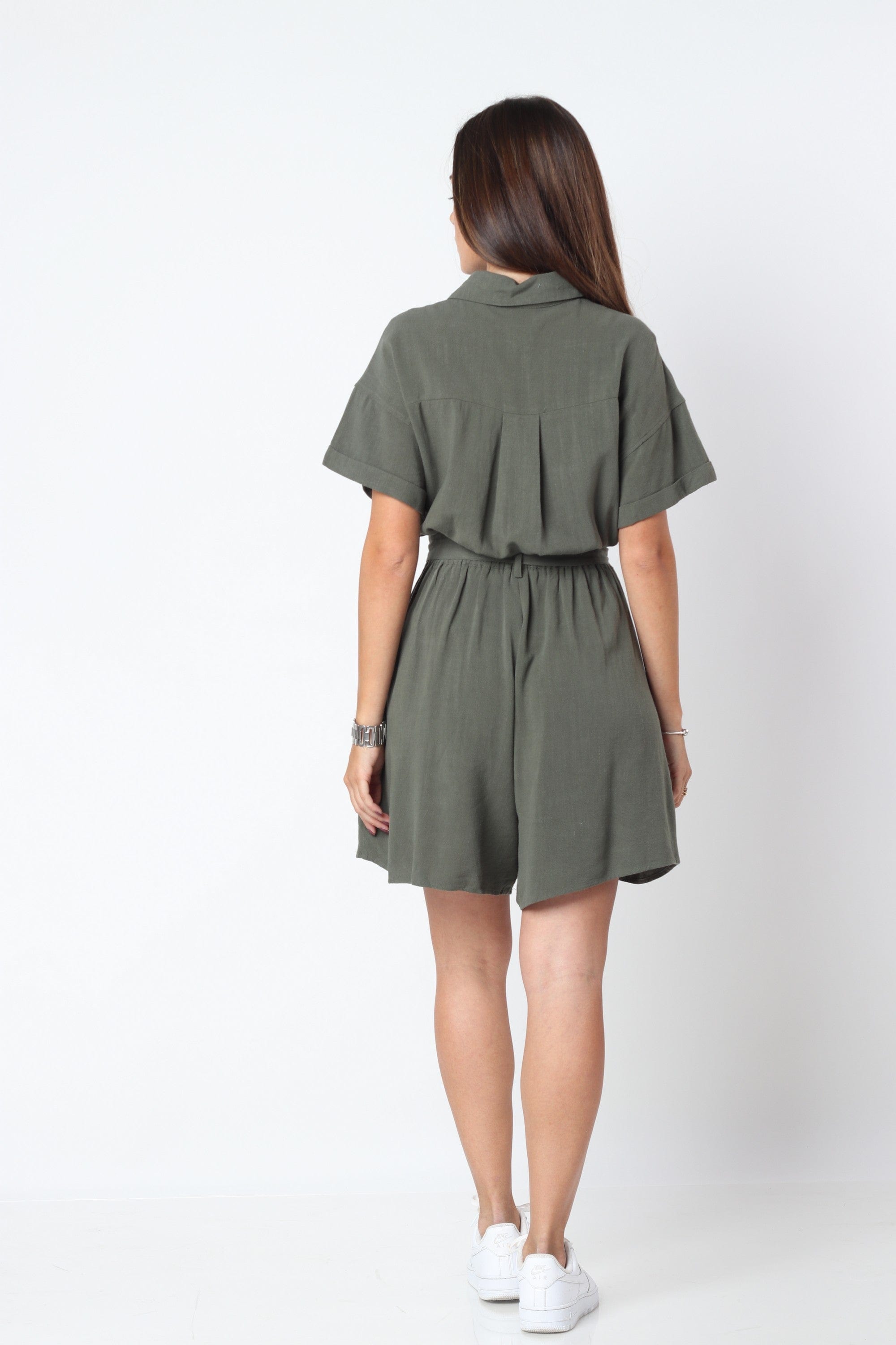 كيتشن جمبسوت سادة نص كم نسائي فوق الركبة بحزام الخصر