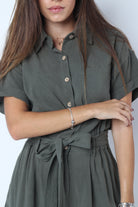 كيتشن جمبسوت سادة نص كم نسائي فوق الركبة بحزام الخصر