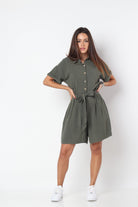 كيتشن جمبسوت سادة نص كم نسائي فوق الركبة بحزام الخصر