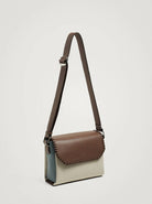 بارفوا حقيبة كروس جلد ملونة بكباس