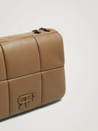 بارفوا حقيبة كتف جلد مربعة بسلسال