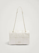 بارفوا حقيبة كتف مربعة جلد سادة مزينة بسلسال