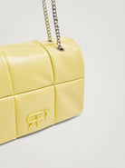 بارفوا حقيبة كتف مربعة جلد سادة مزينة بسلسال