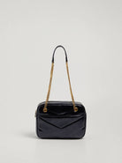 بارفوا حقيبة كتف جلد سادة مزينة بسلسال