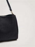 بارفوا شنطة كتف نسائية سادة جلد