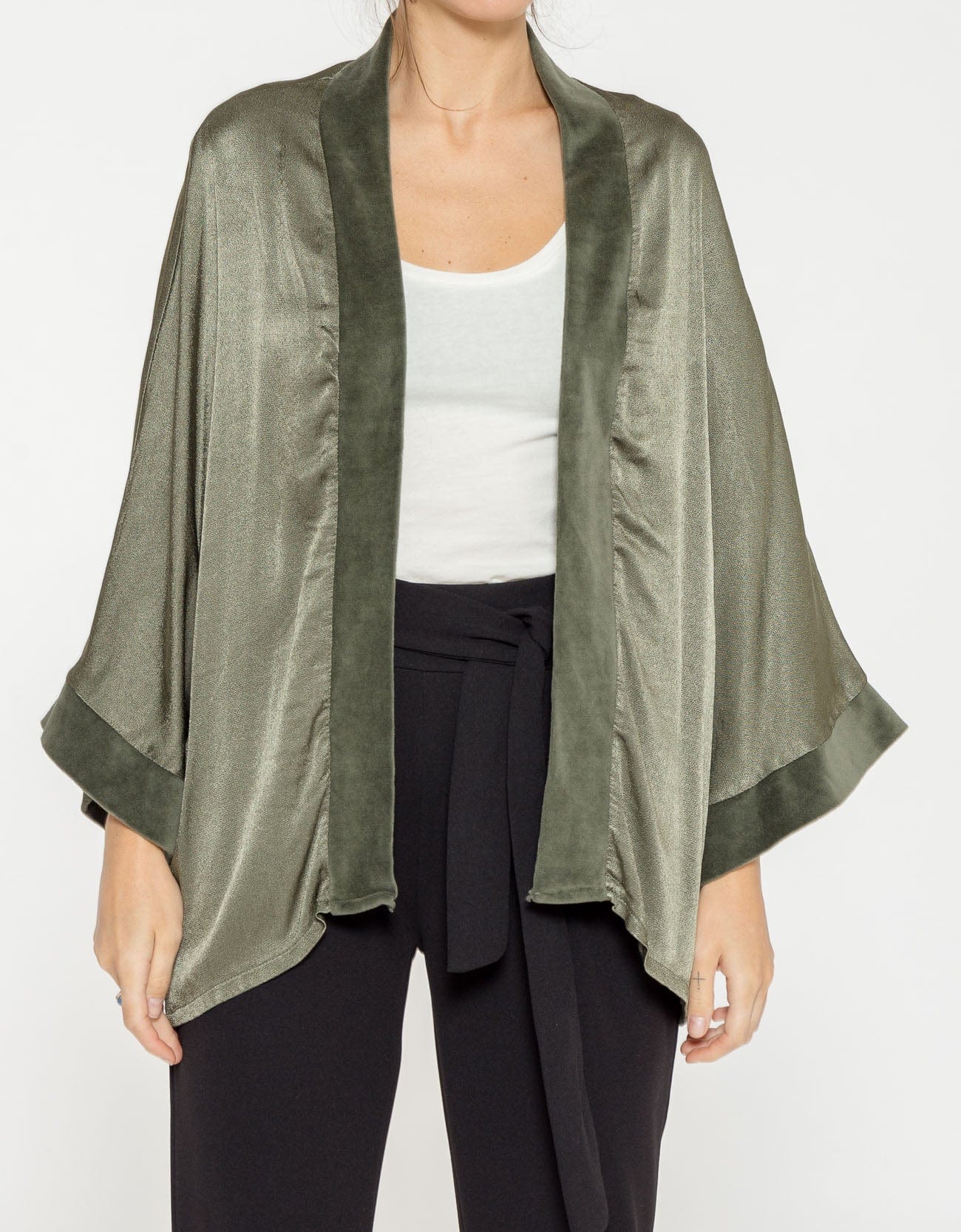 شانا كارديجان قصير بأكمام طويلة مفتوحة نسائي