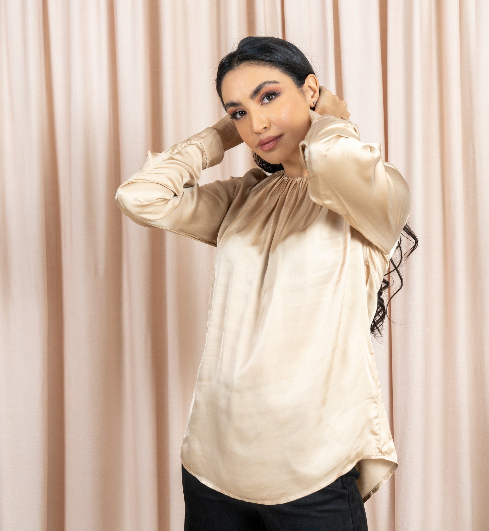 داليدرس بلوزة كلاسيك سادة أكمام طويلة نسائي