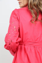 داليدرس فستان قميص ميدي بحزام خصر وياقة طويلة وأزرار أمامية بكم طويل