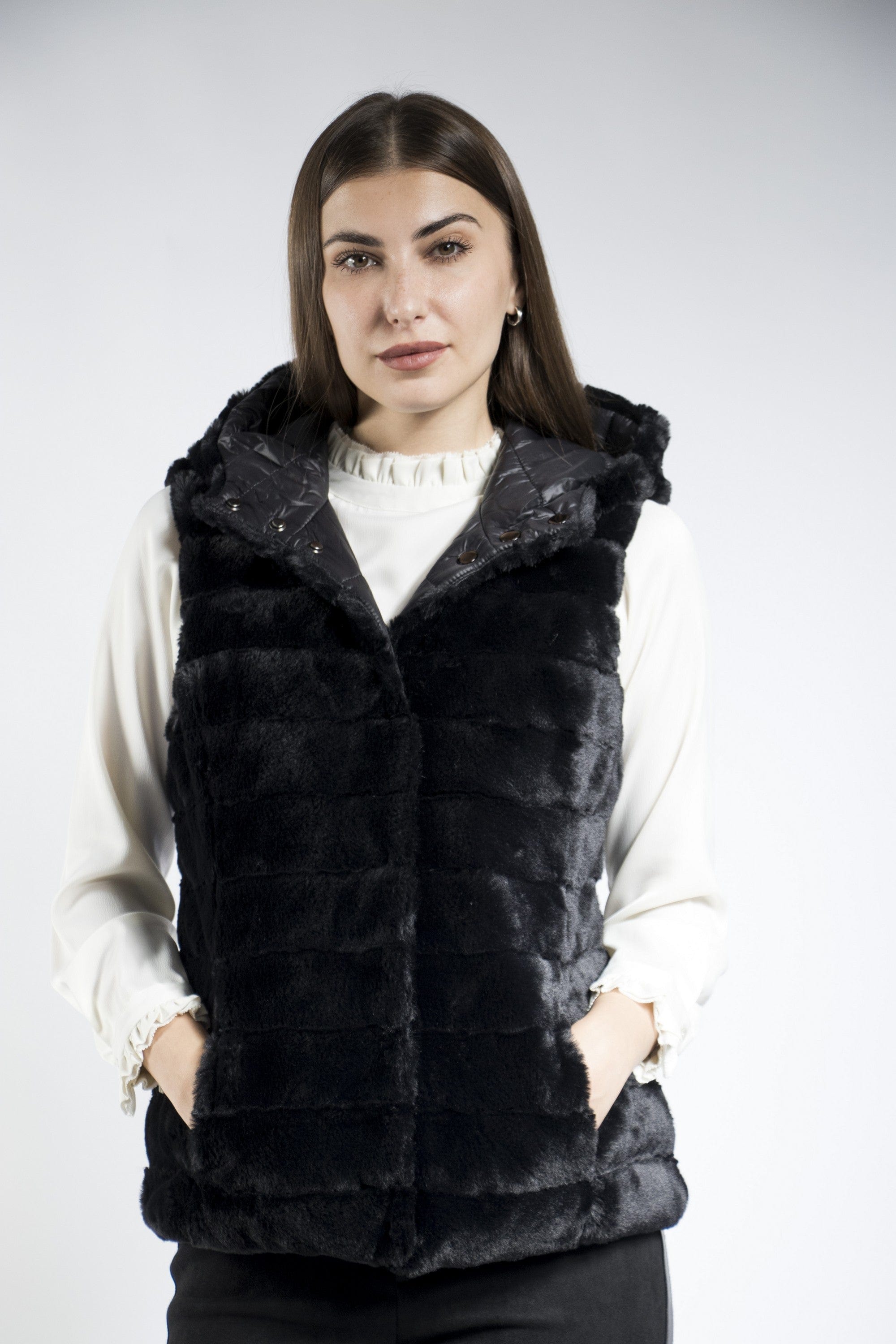 داليدرس جاكيت فرو بلا أكمام بسحاب أسود