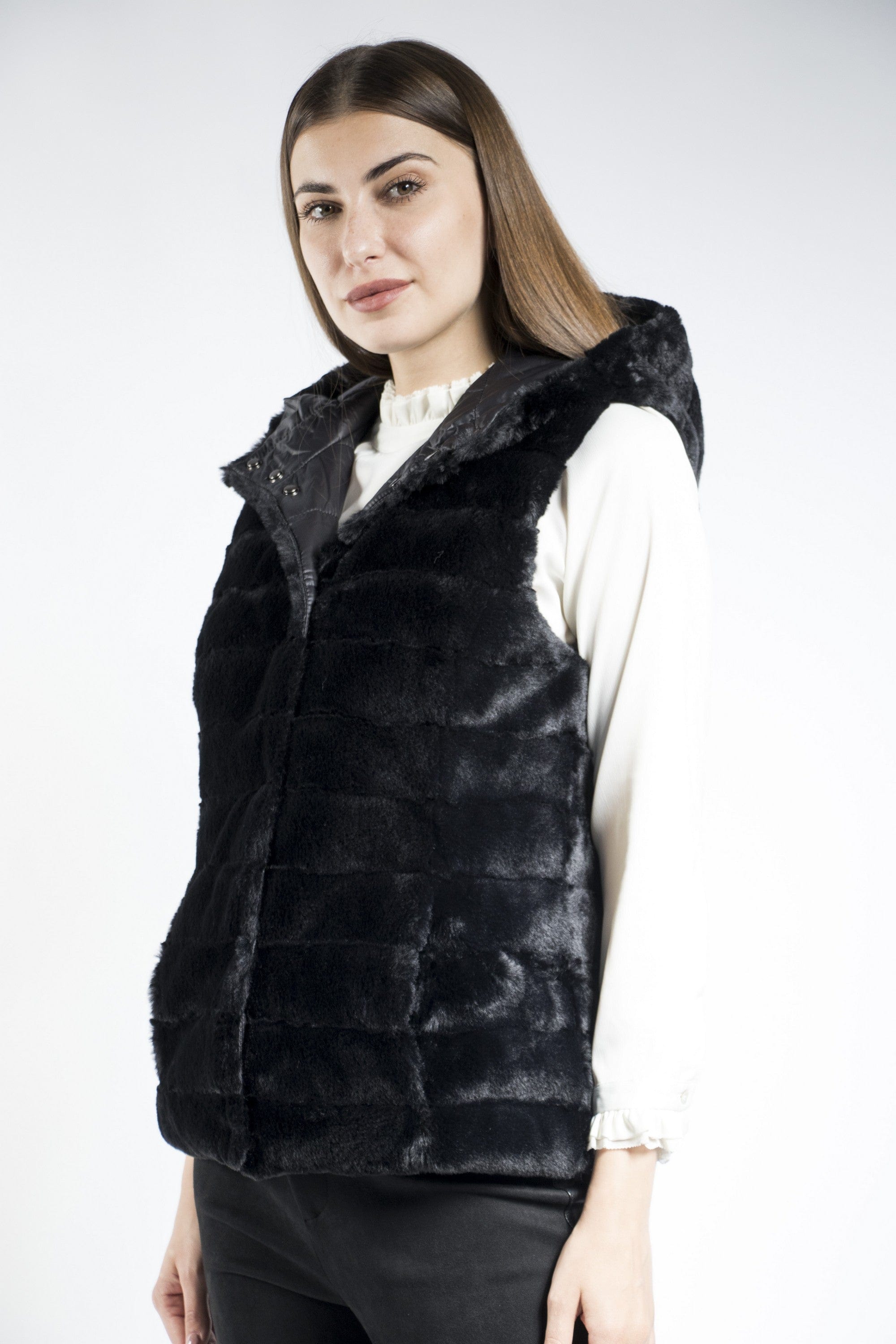 داليدرس جاكيت فرو بلا أكمام بسحاب أسود