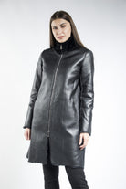 داليدرس جاكيت طويل جلد مزين بالفرو كم طويل