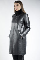 داليدرس جاكيت طويل جلد مزين بالفرو كم طويل