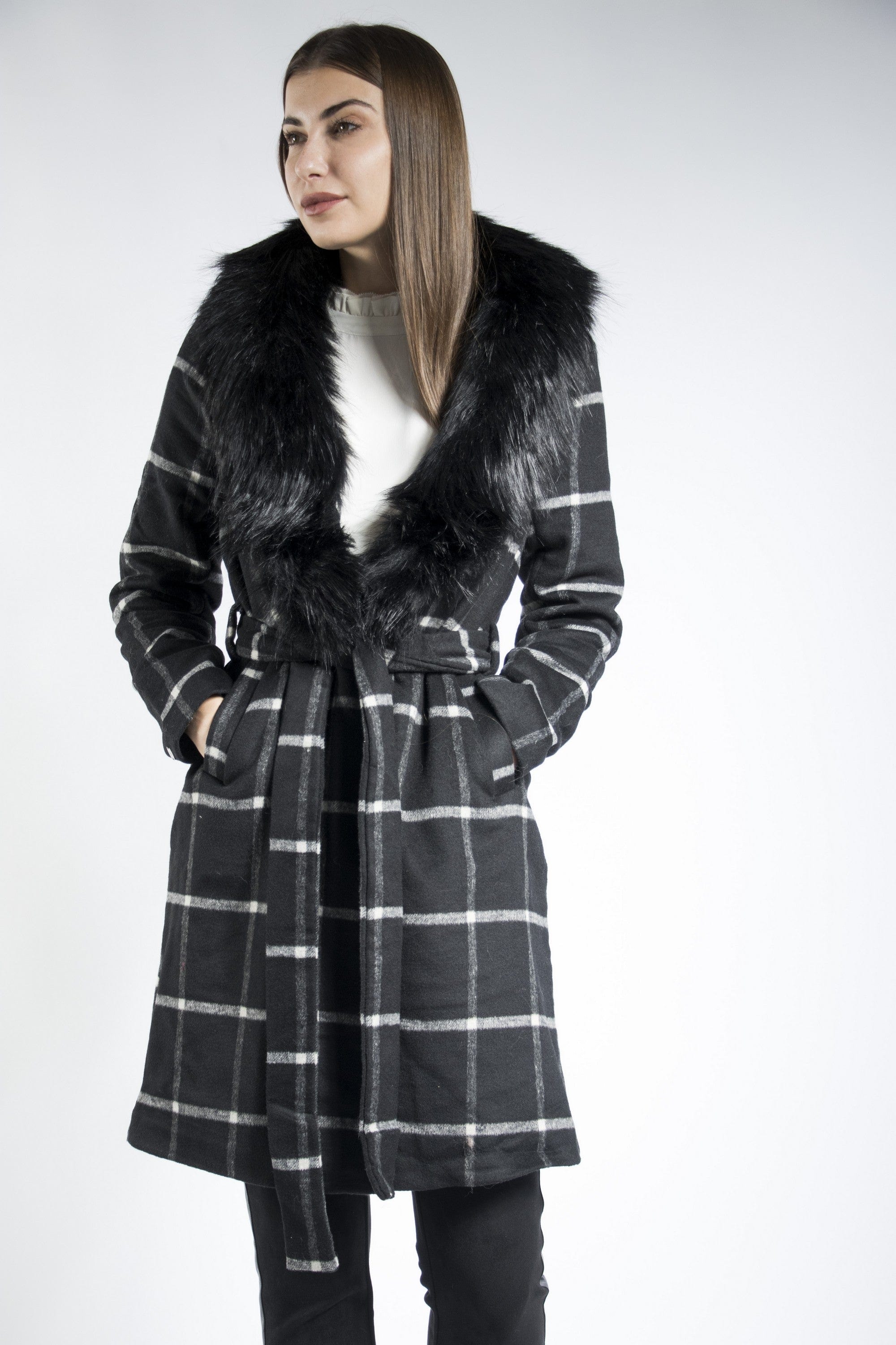 داليدرس جاكيت طويل مربعات مزين بالفرو كم طويل أسود