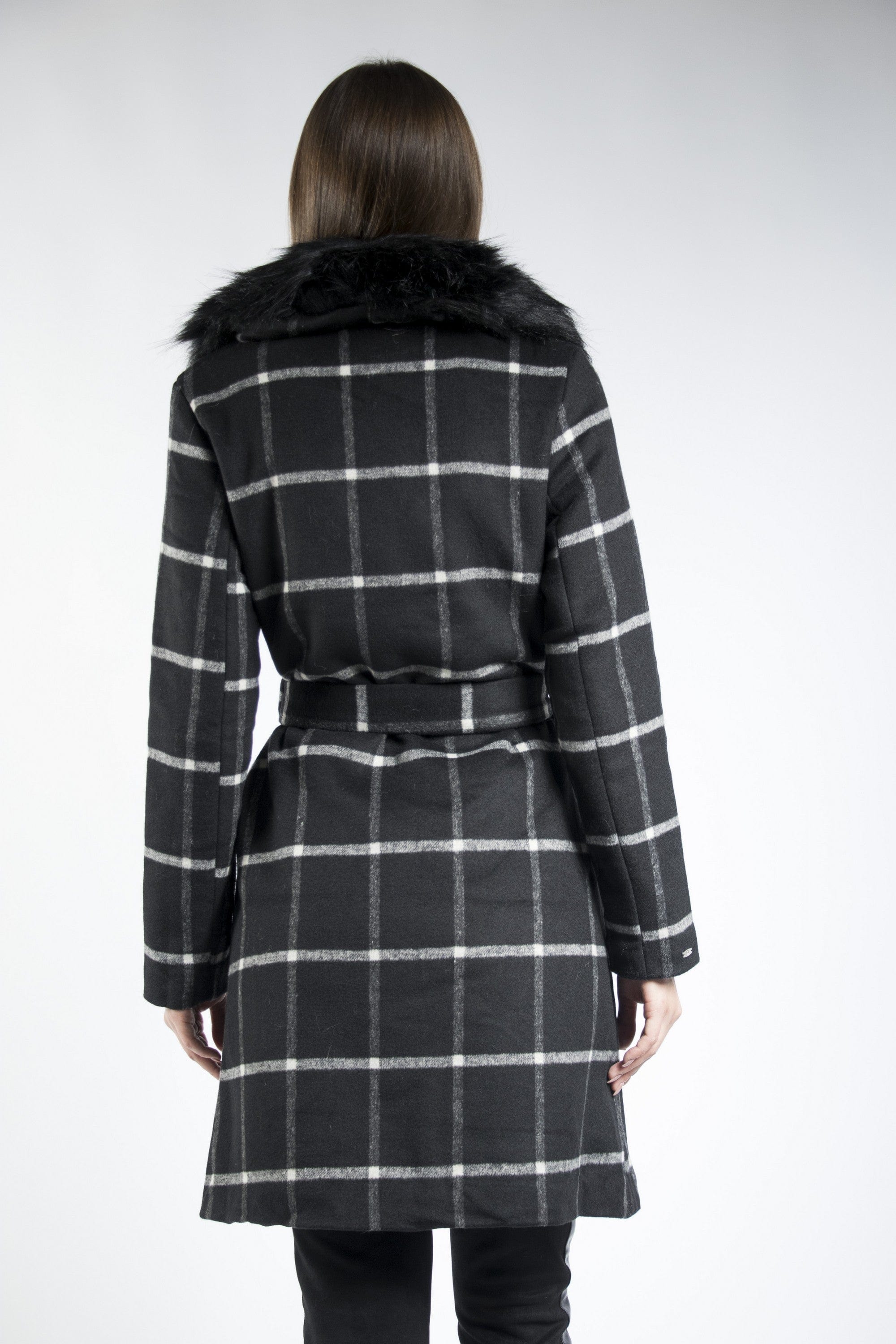 داليدرس جاكيت طويل مربعات مزين بالفرو كم طويل أسود