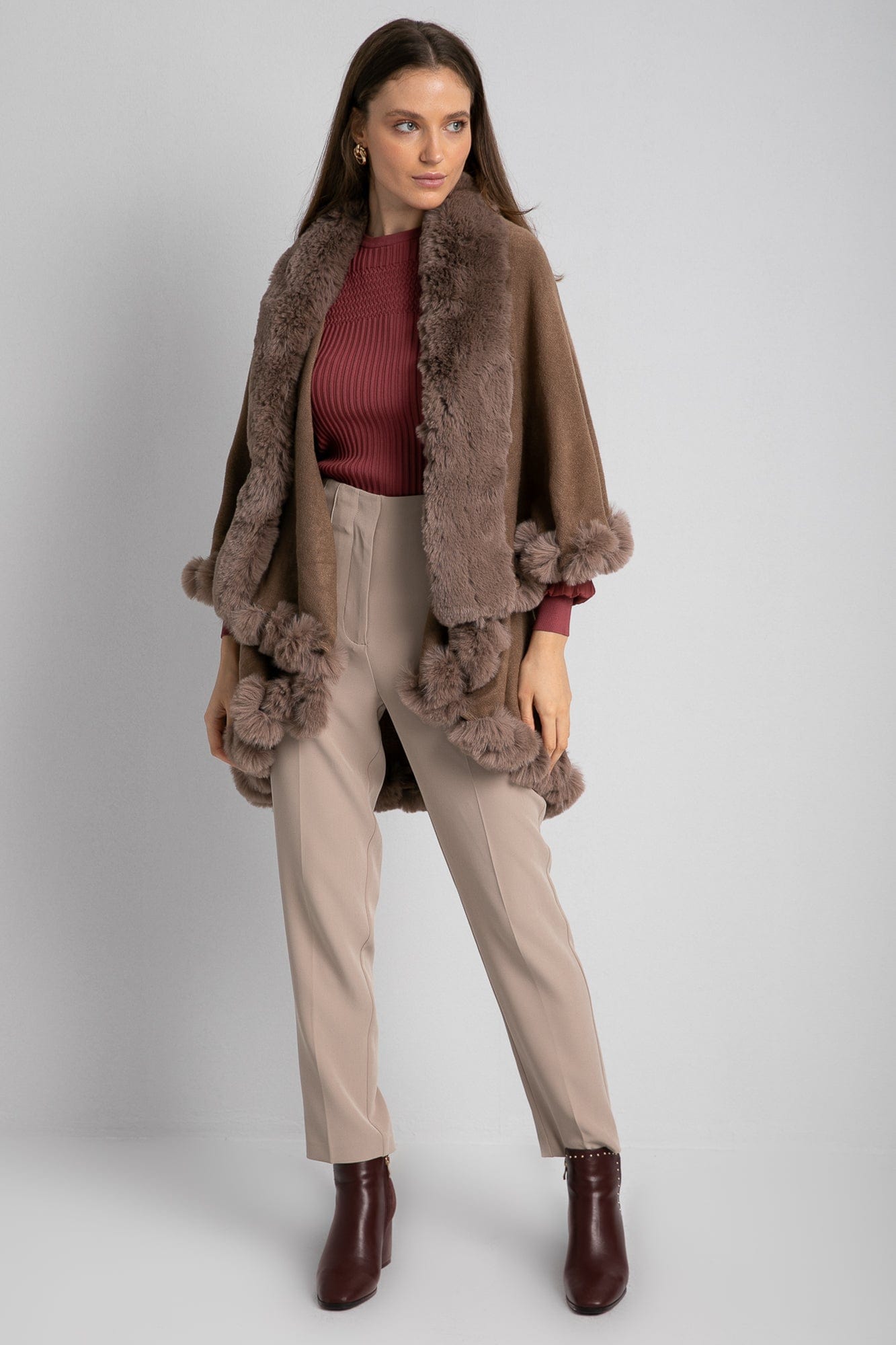 داليدرس شال سادة كم طويل مزين بالفرو نسائي