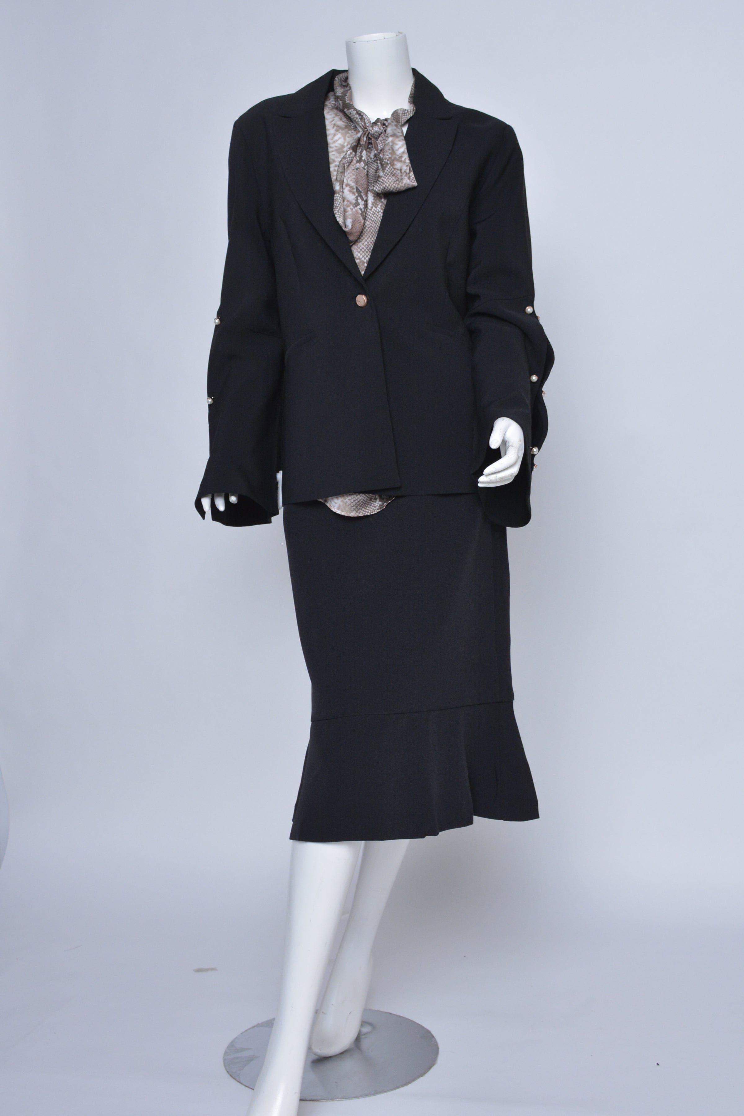 داليدرس جاكيت رسمي كم طويل بزرار أمامي نسائي