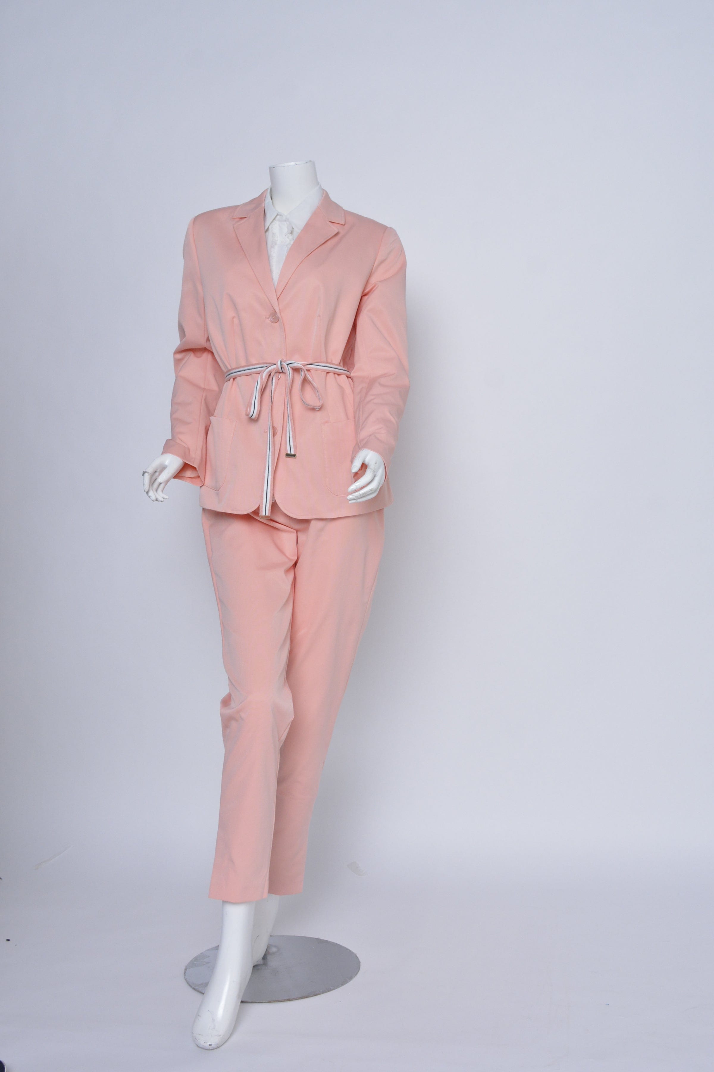 داليدرس جاكيت سادة بأزرار أمامية كم طويل نسائي