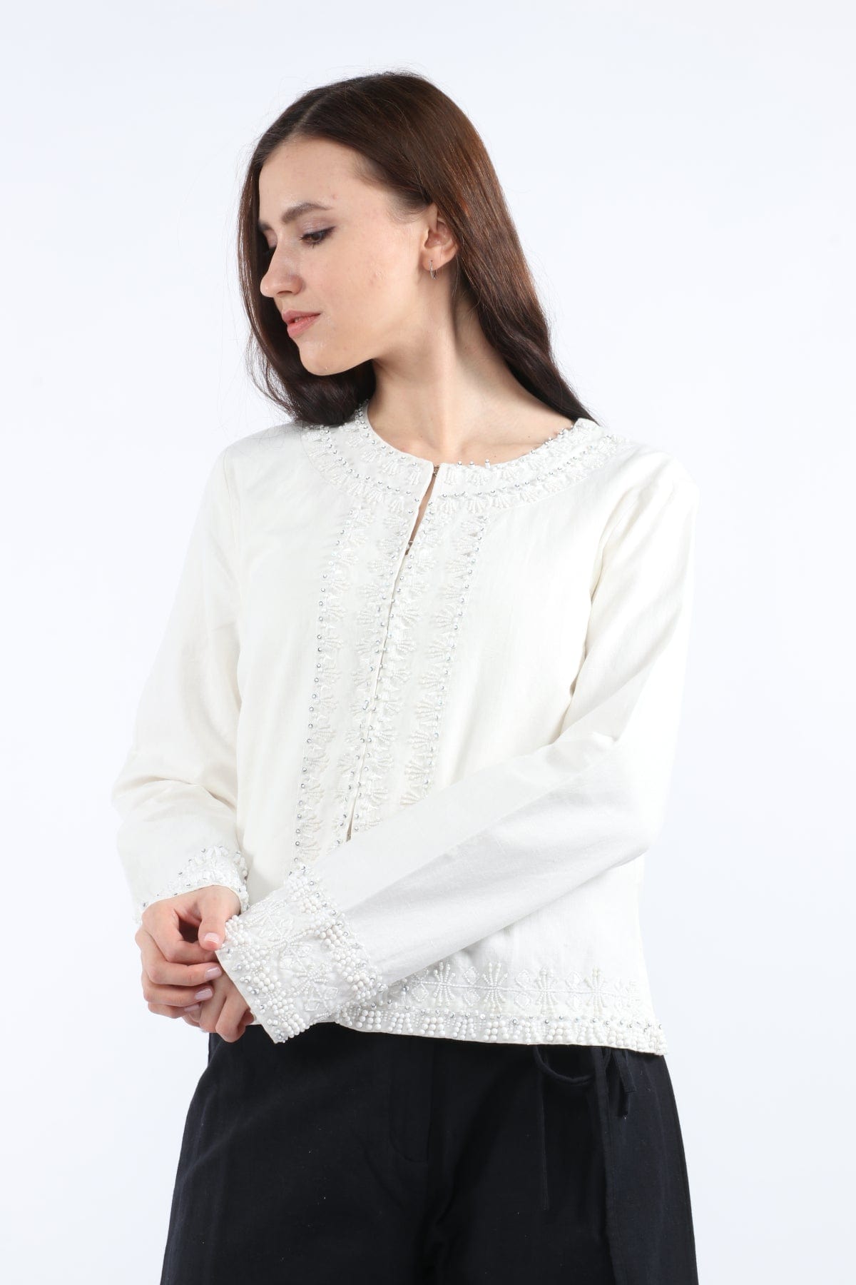 داليدرس بلوزة طويلة الأكمام مخرم واسع أوف وايت