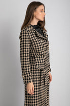 داليدرس جاكيت مربعات مخصر كم طويل نسائي بيج/أسود