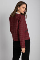 داليدرس جاكيت قصير لامع بأزرار أمامية كم طويل نسائي بورغندي